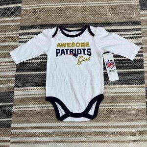 NFL Team Apparel Baby Bodysuit New England Patriots Long Sleeve White Size 3/6